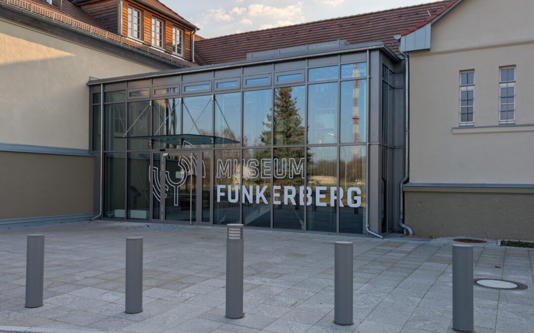Die Wiege des Rundfunks wird sichtbar: Neues Leitsystem für den Funkerberg